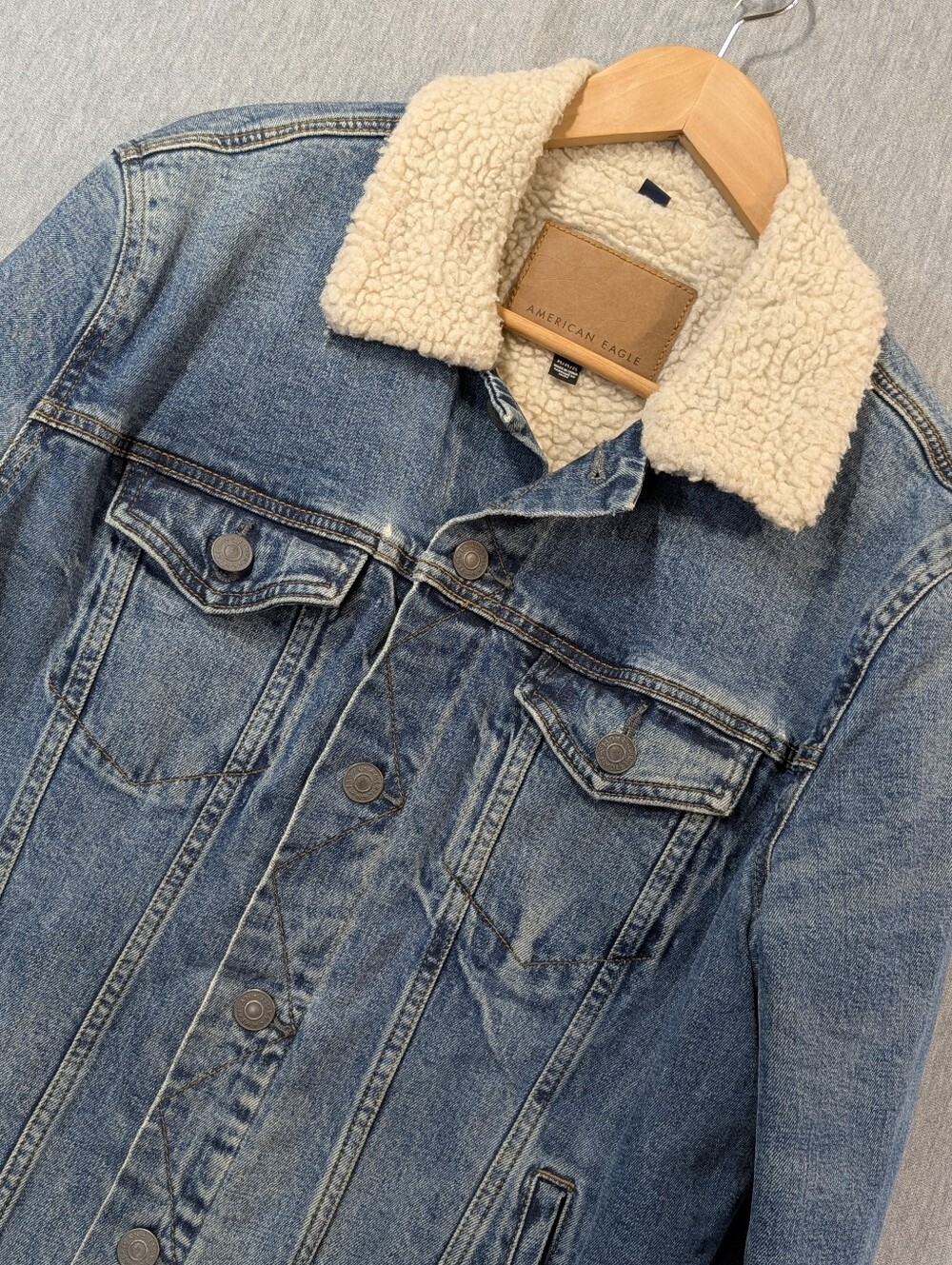 American Eagle Denim Jean Jacket Men's Medium Blue Distressed Sherpa Lined